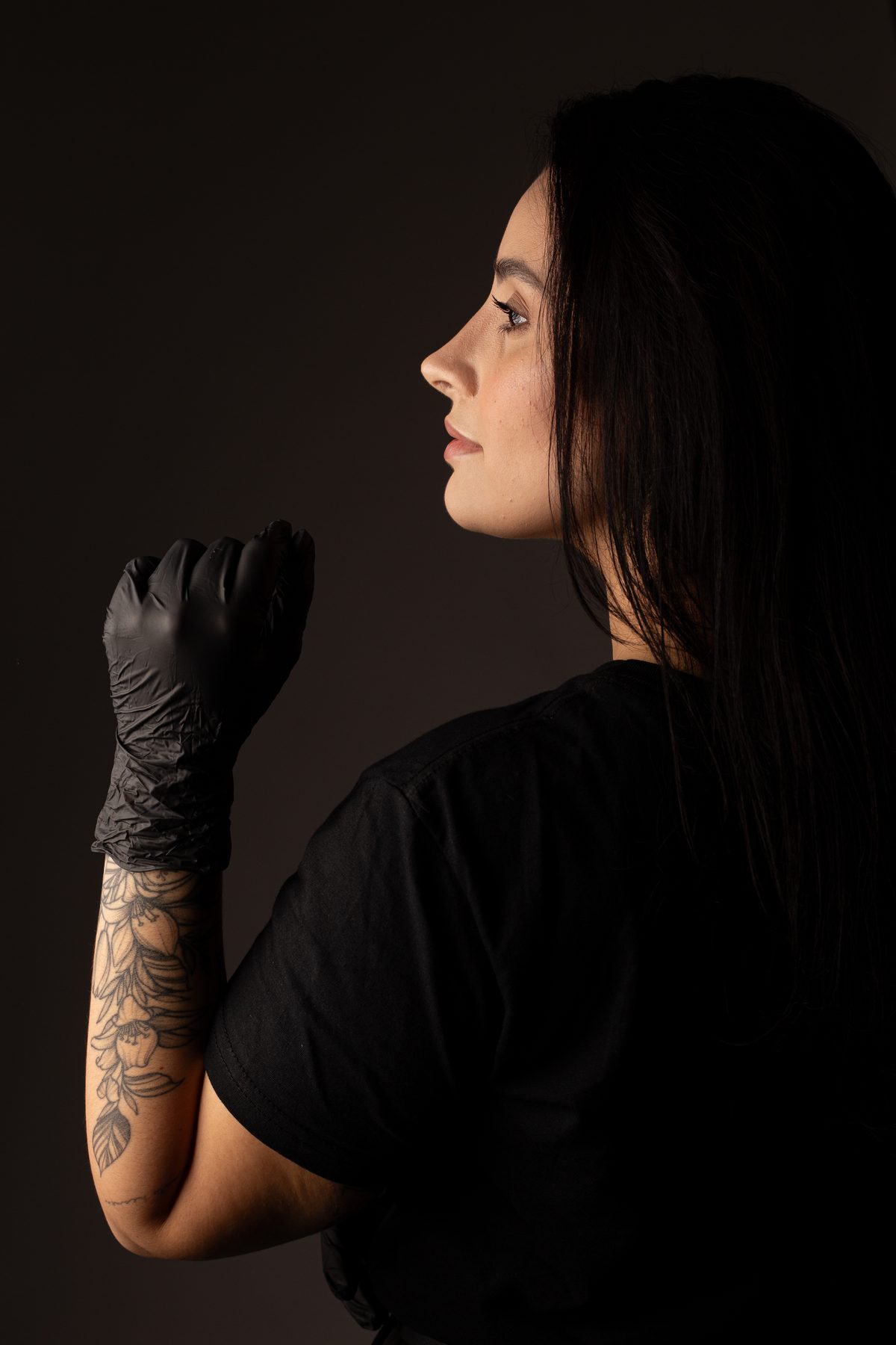 Retrato de Sophia Gomes no estúdio